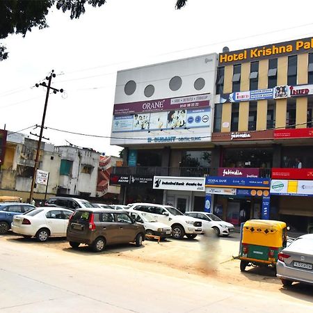 Hotel Krishna Palace Ānand Eksteriør bilde