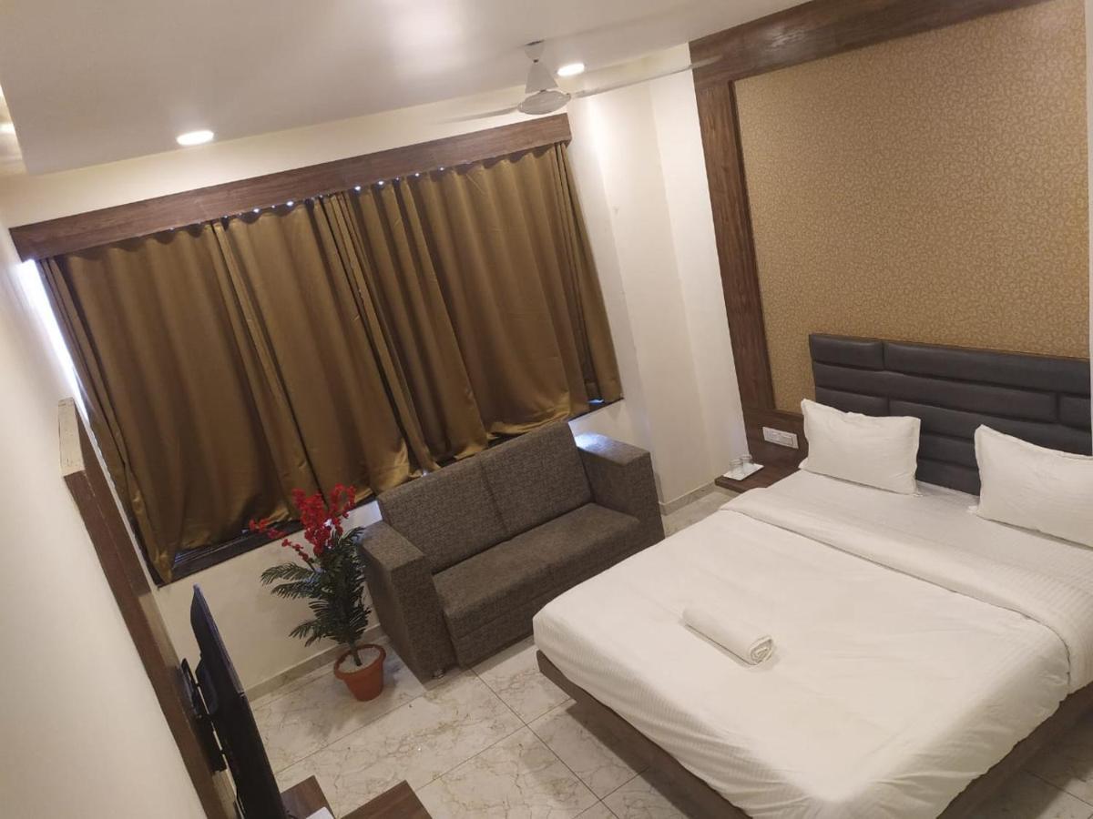 Hotel Krishna Palace Ānand Eksteriør bilde