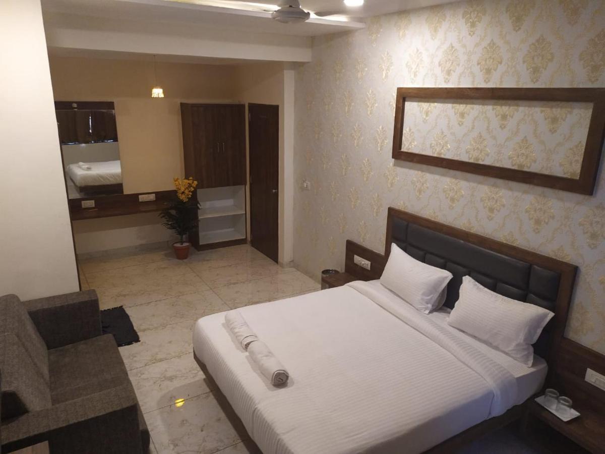 Hotel Krishna Palace Ānand Eksteriør bilde