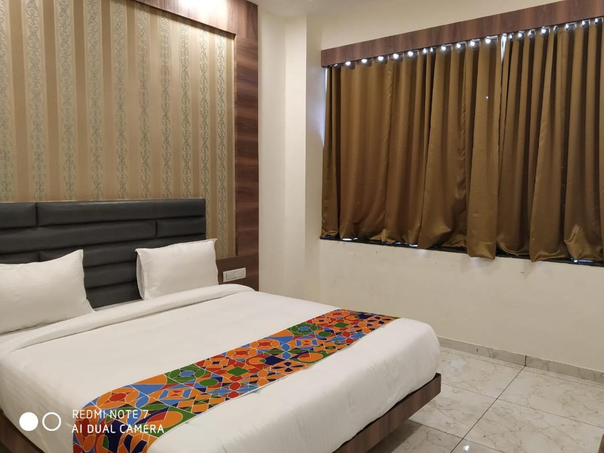 Hotel Krishna Palace Ānand Eksteriør bilde